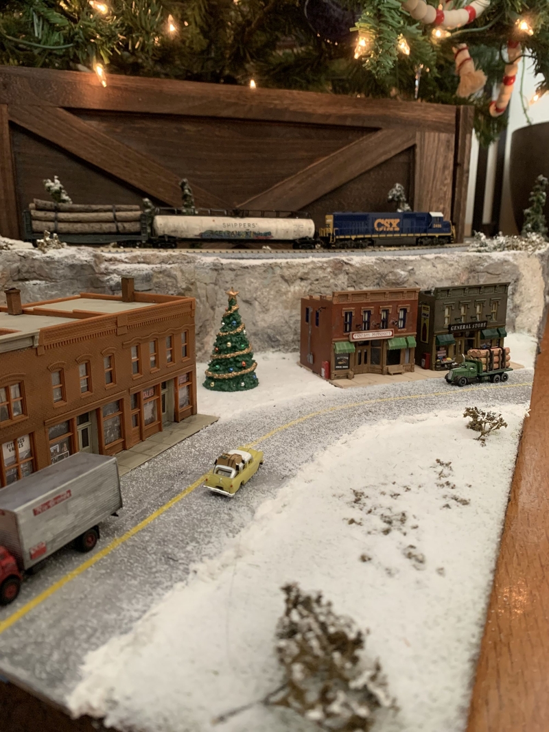 Luis Rosario's model railroad, town detail