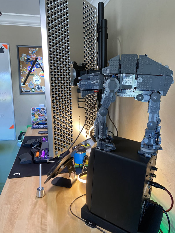 Ben Chatelain's display mount setup