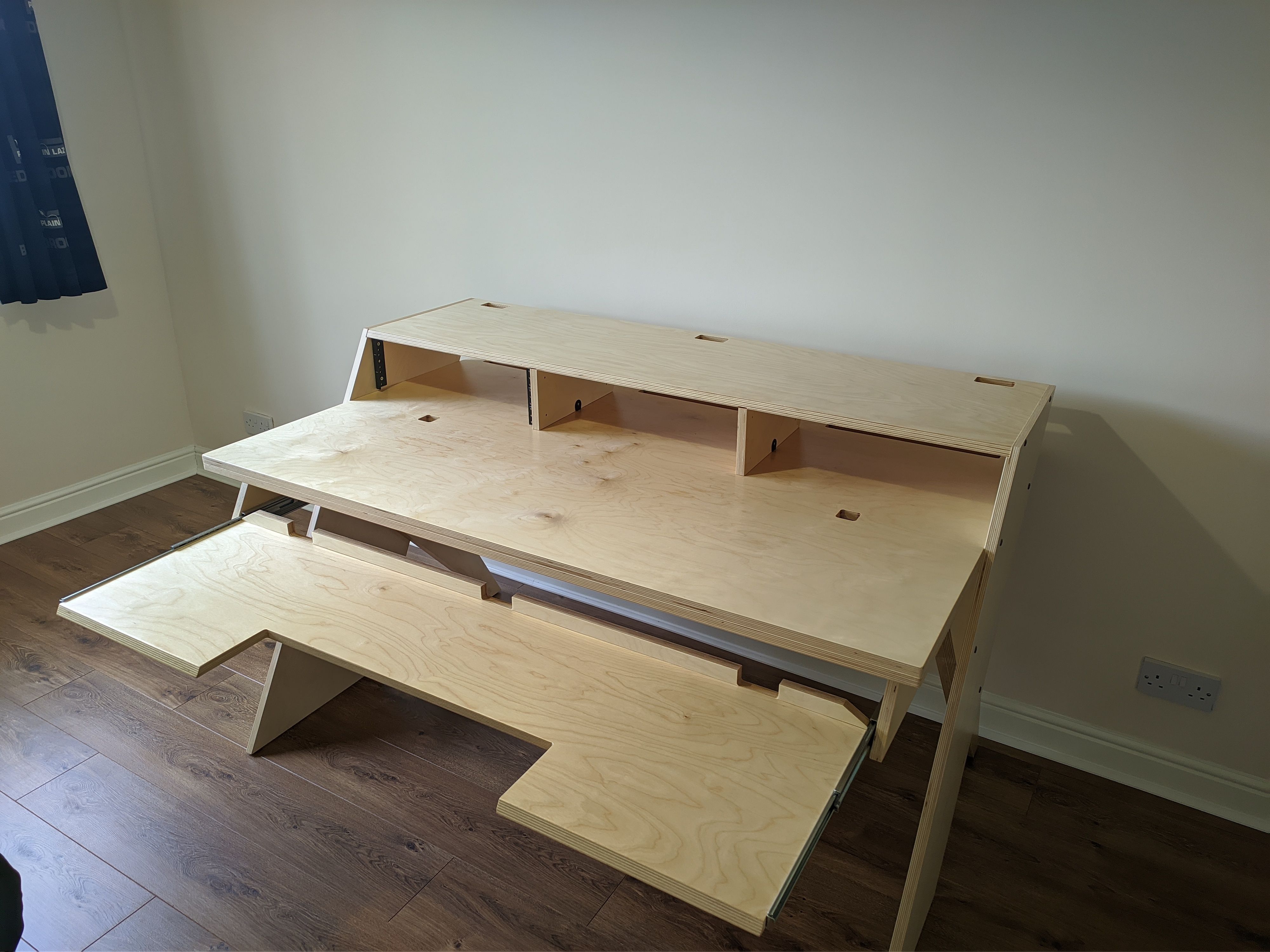 Daniel McIlvaney’s Platform desk with nothing on it