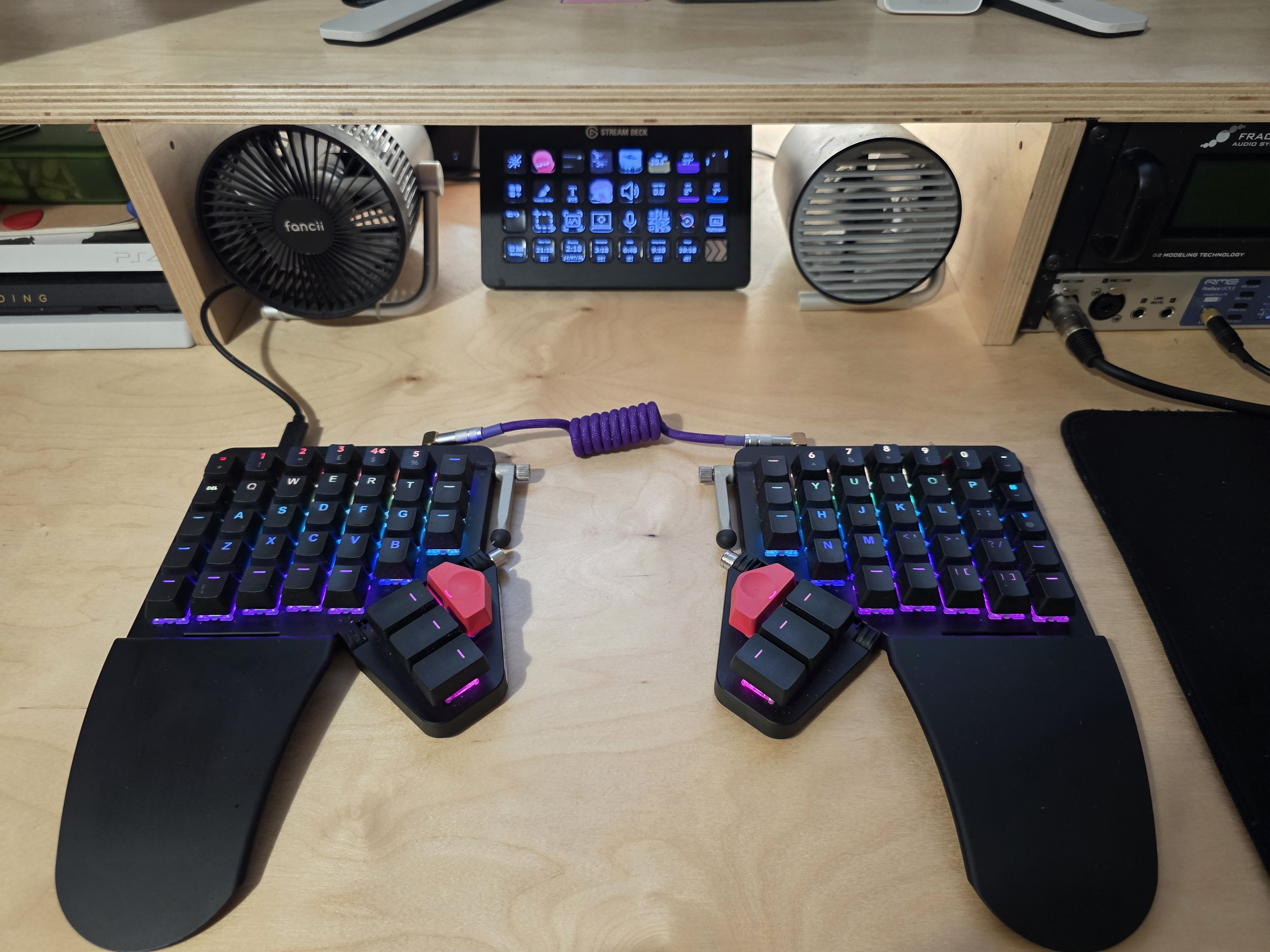 Daniel McIlvaney’s Moonlander and Stream Deck