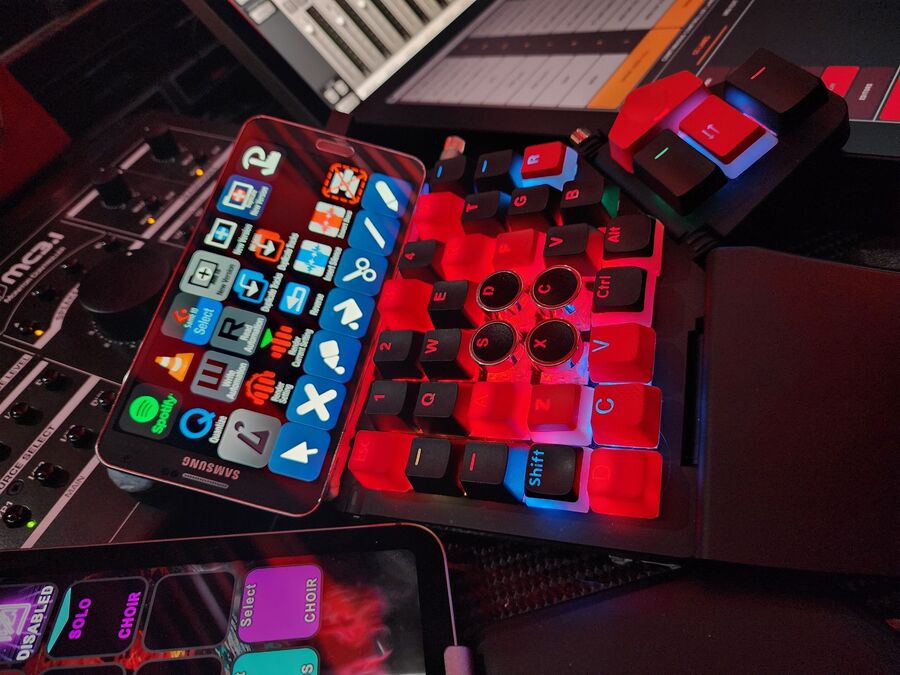 Darius Moldovan's keypads with keyboard