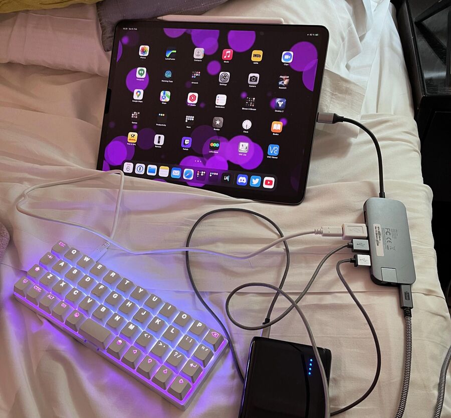 Esther Weidauer's travel setup