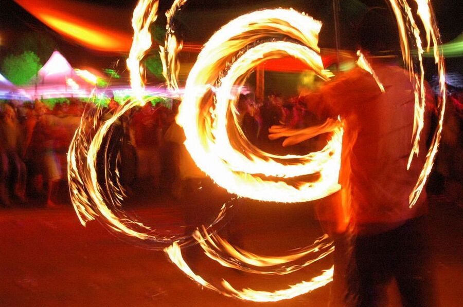 Guilherme Viotti's photography: fire-spinning