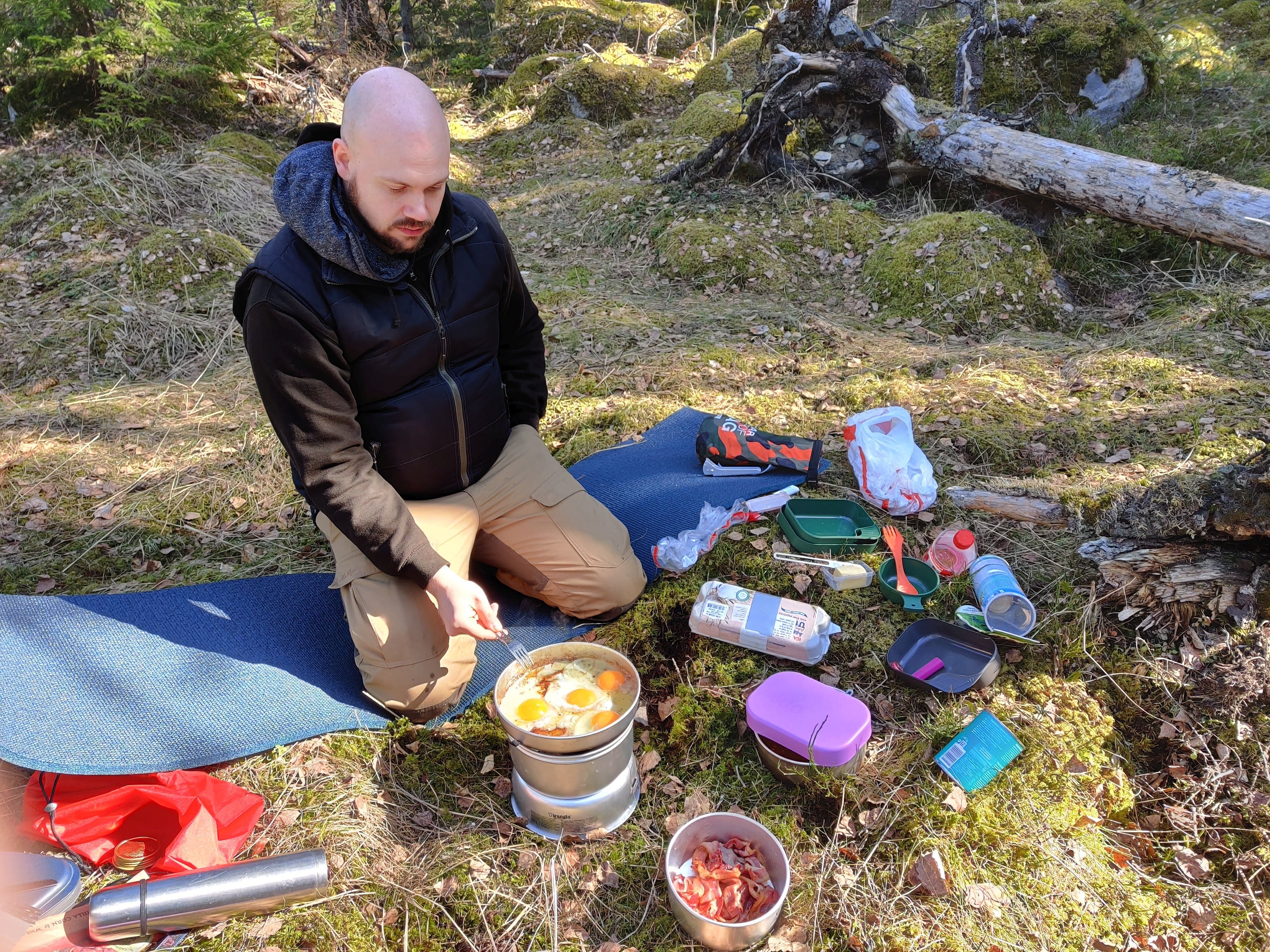 Johan Strand as camp cook