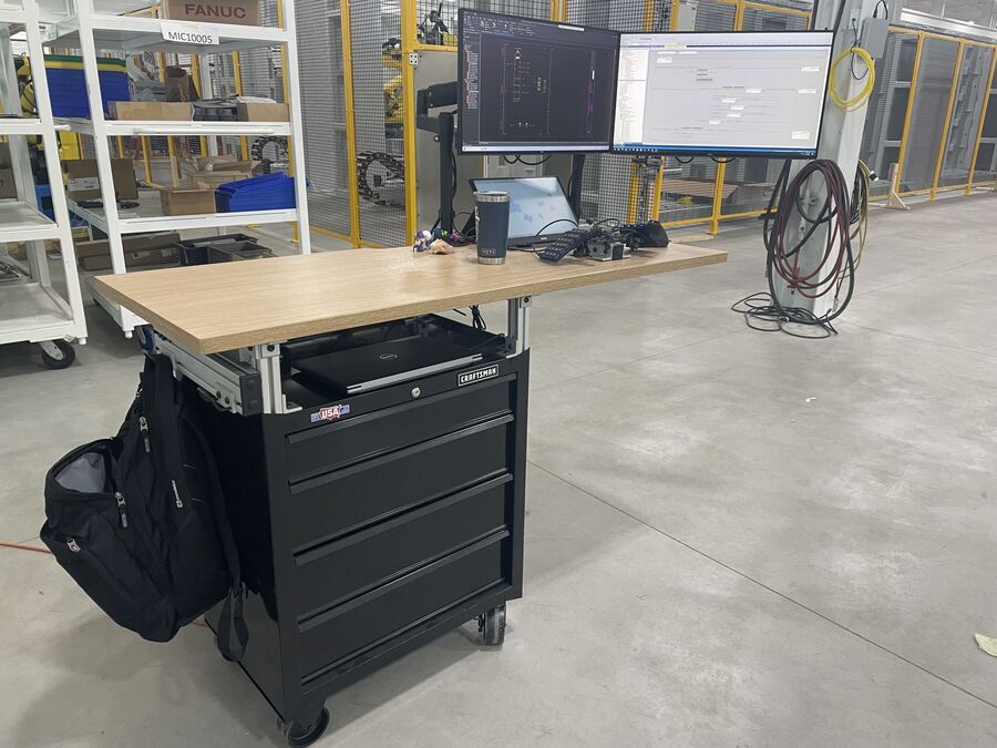 Juan Hernandez's setup, long view