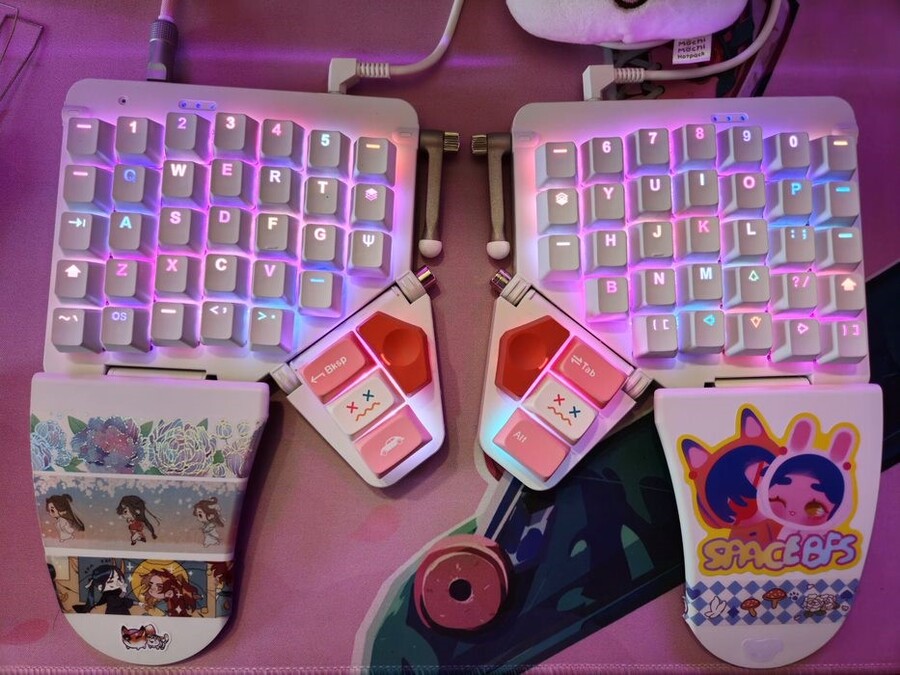 Julie Laurent's keyboard, up close