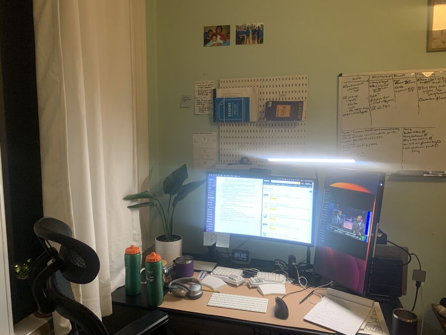 Pelumi Fafowora's setup with light on