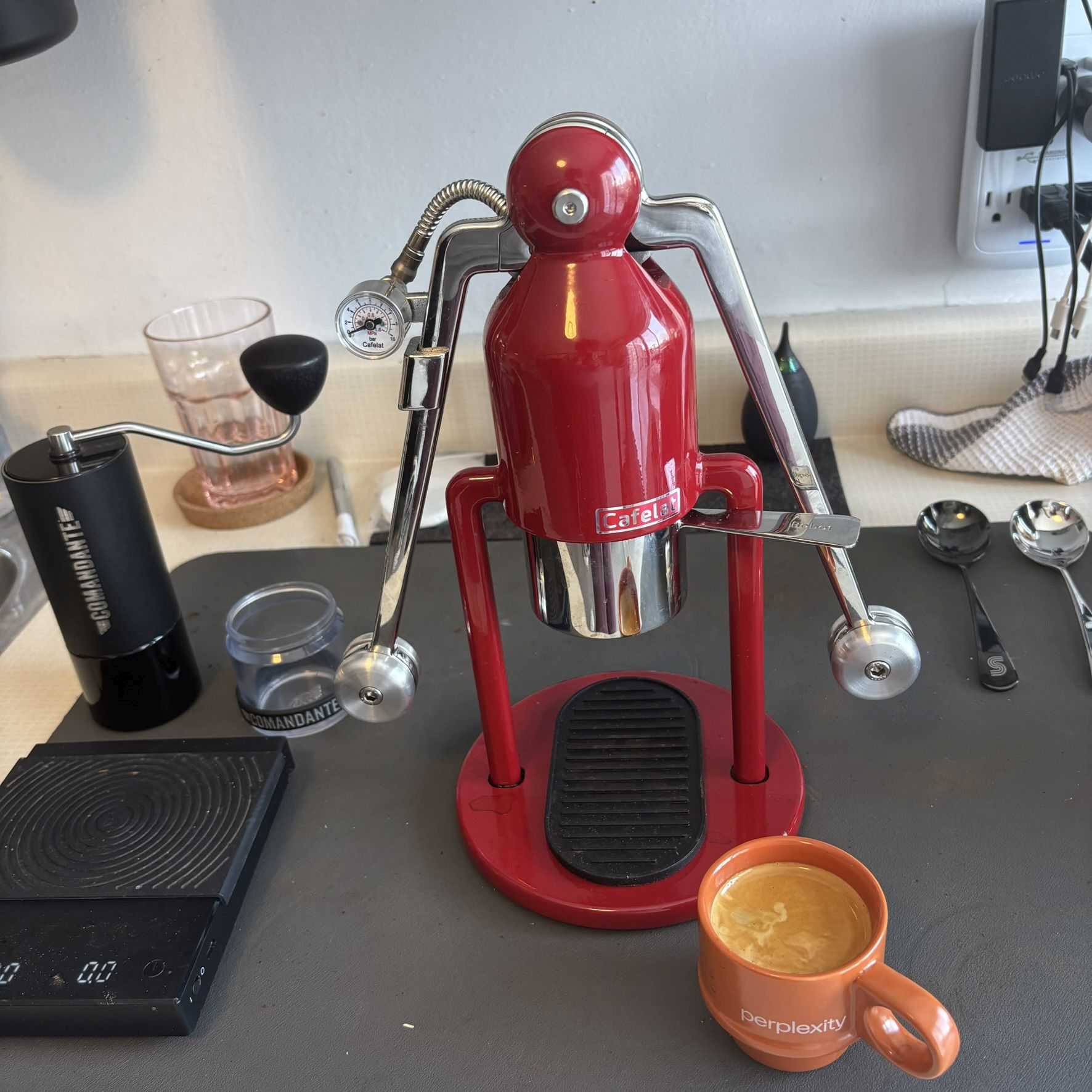 Simon Gagnon's café setup