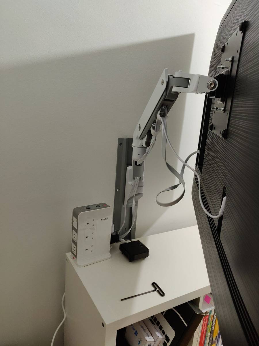 Stephen Perera's monitor mount
