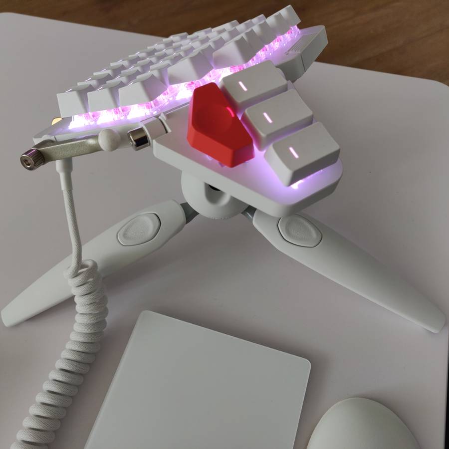 New keycaps and tripod mount