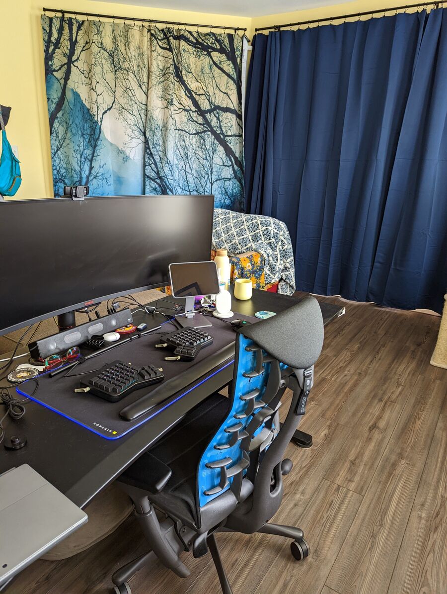 Tara Ashley's setup, long view