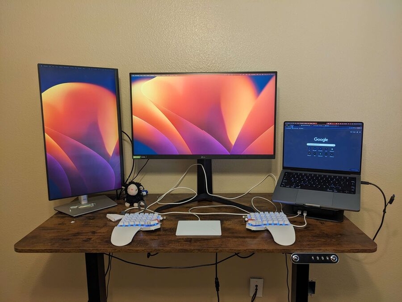 JL Vivero Garcia's work setup