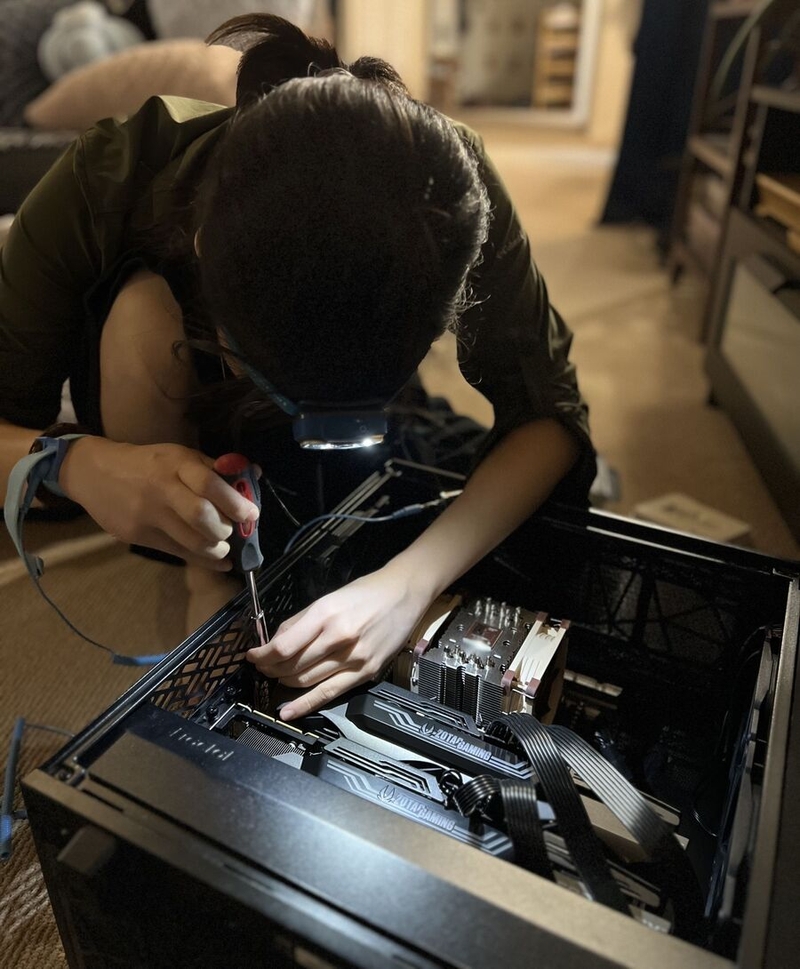 Victoria Tsai building a PC