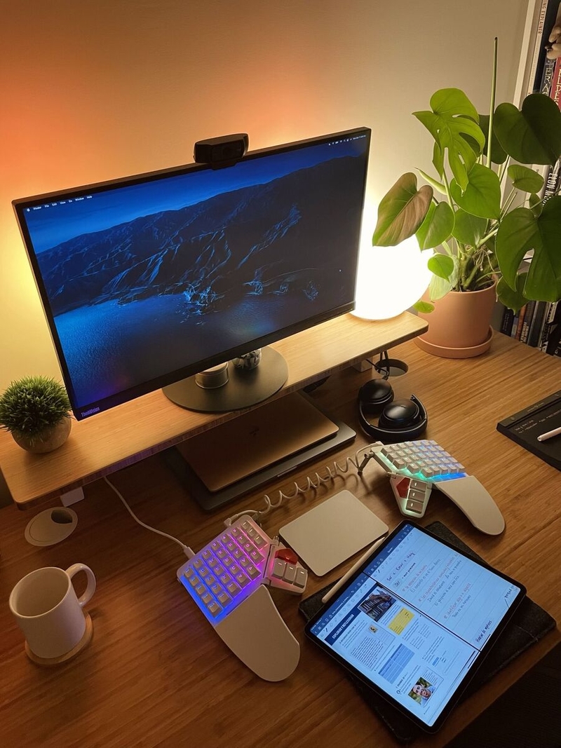 Melissa Lopez's setup at night