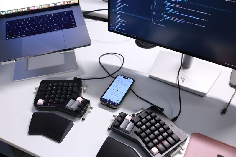 Angie Chiraz's setup with her phone app