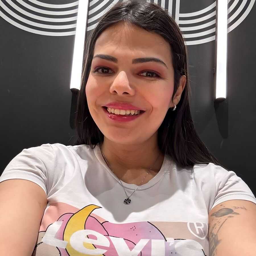 Lily Oliveira 