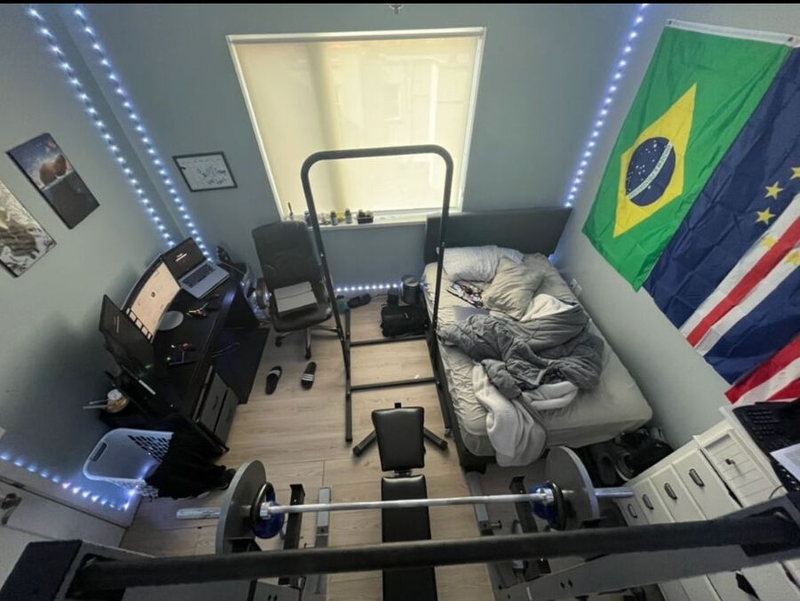 Raul Mendes's room