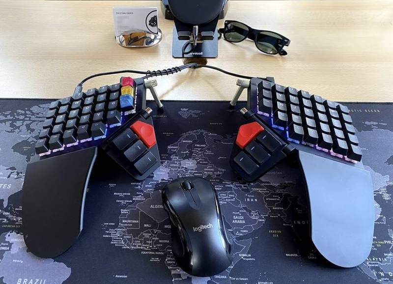 Tristan Owen's keyboard with Logitech mouse