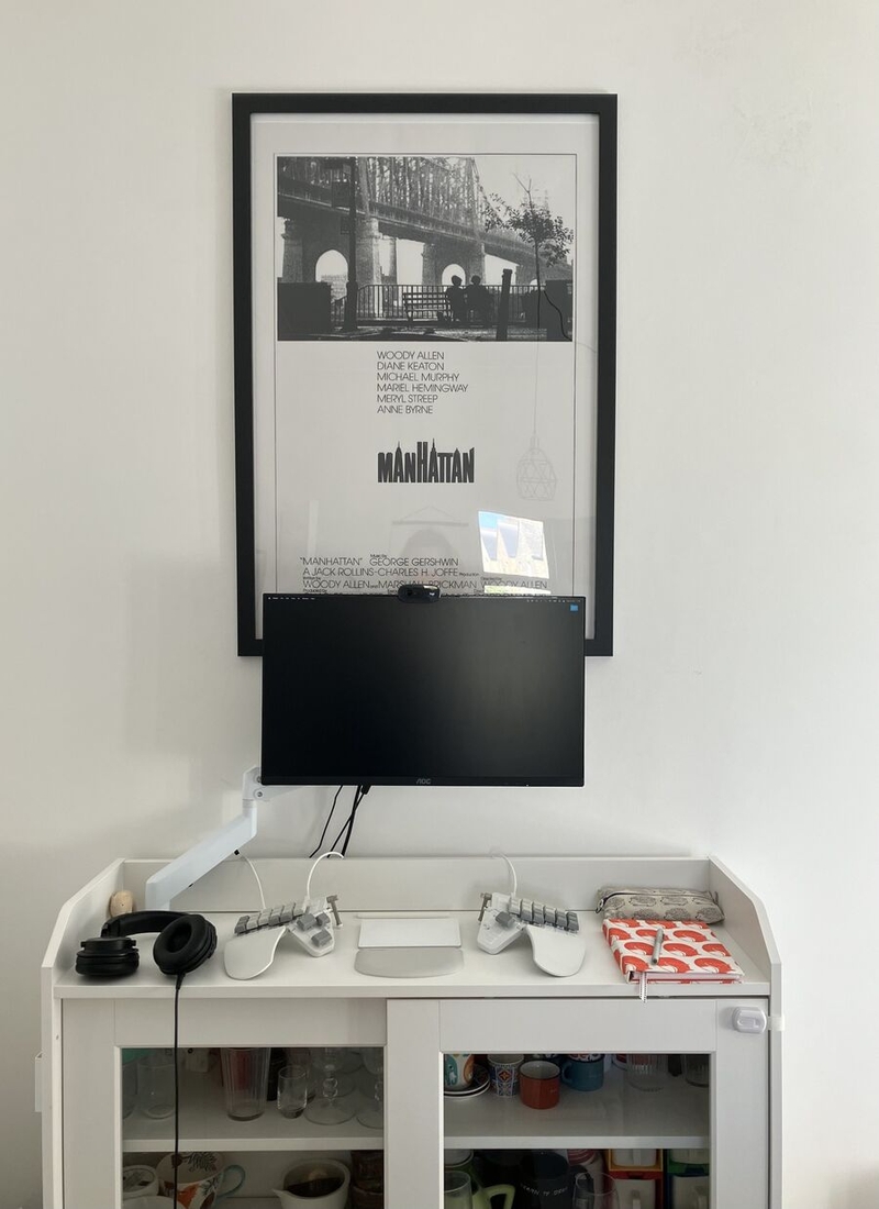 In snug London, Alessandro's furniture does double duty Alessandro Melis's setup