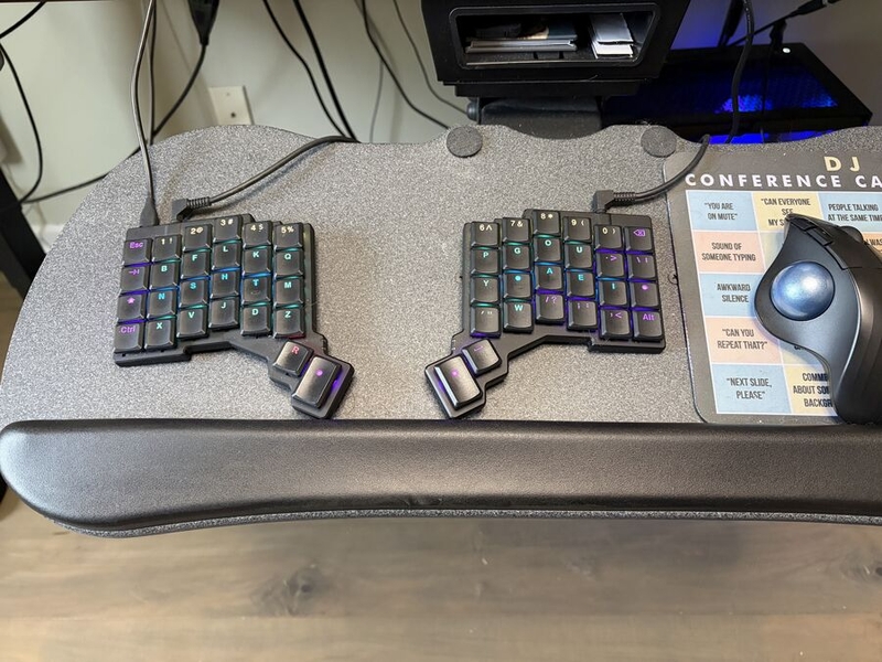 DJ's keyboard may look unassuming at first glance, but take a gander at that layout DJ Picard's keyboard