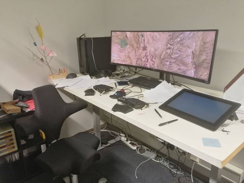 Samppa Hannikainen's work setup