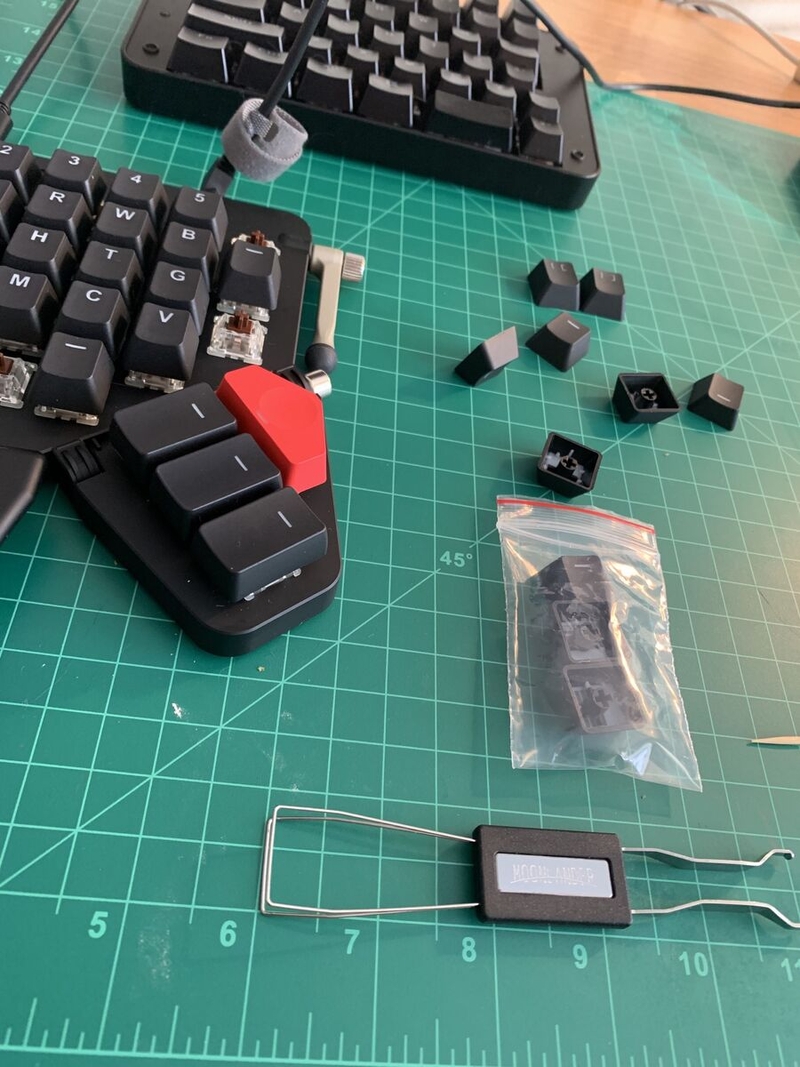 Luis Rosario's keyboard with loose keys