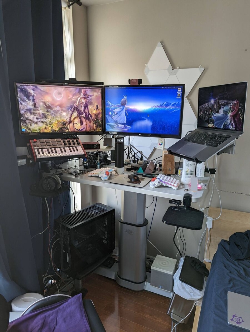 Megan Potter's setup with desk