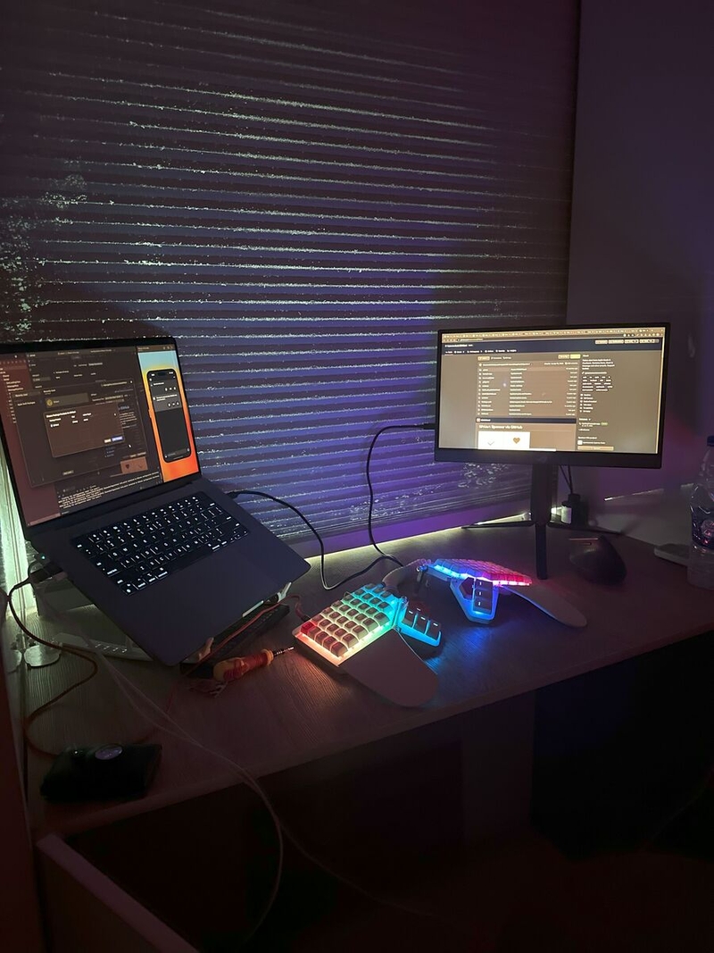 Donnie Ibiyemi's setup at night